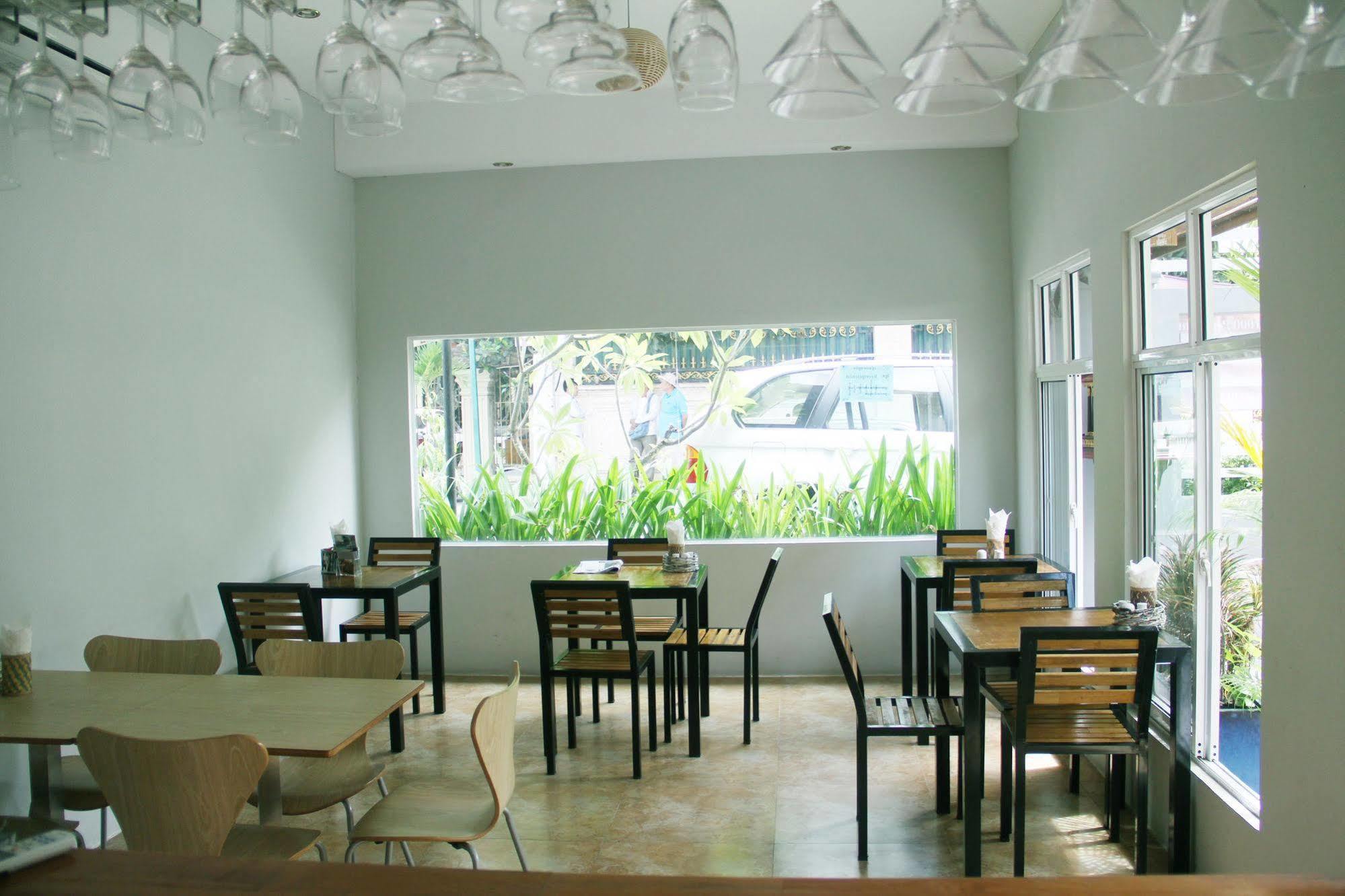 Cozy Boutique Hotel Phnom Penh Exterior foto